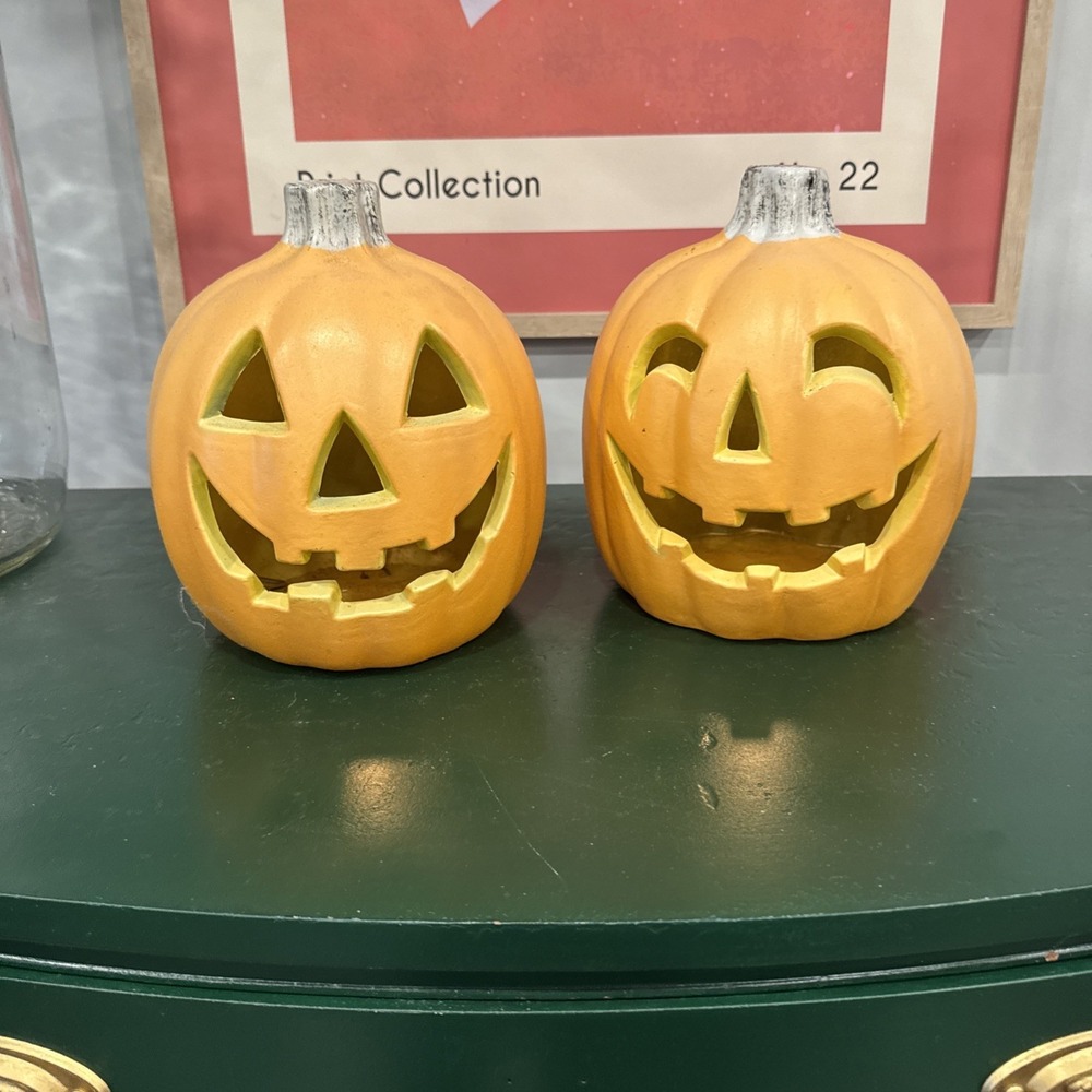 Orange Plastic Light Up Halloween Jack-O-Lantern Pumpkin Display Décor 9"2